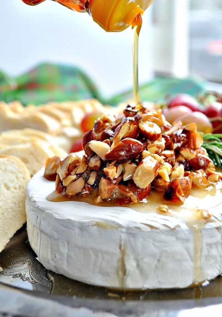 Baked Brie with Fig and Almonds