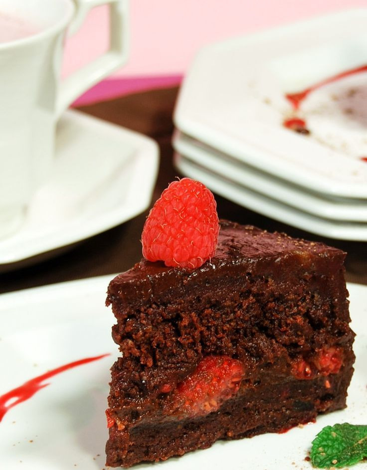 Chocolate Raspberry Ganache Cake