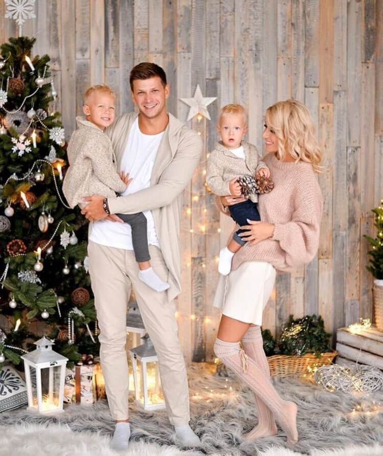 Family Christmas Photoshoot