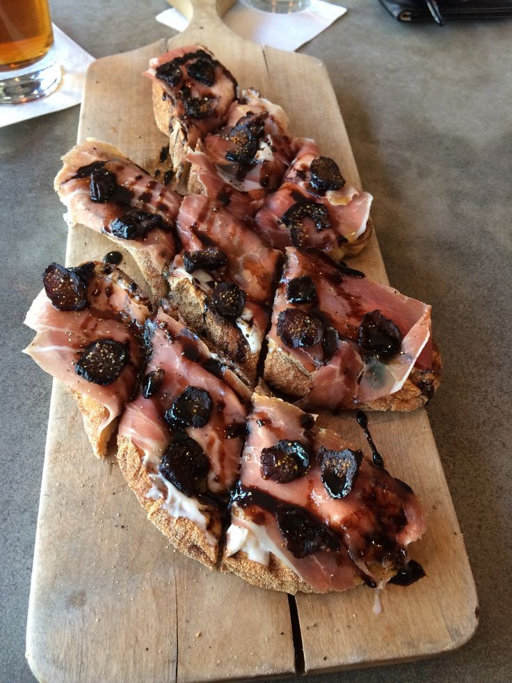 Fig and Prosciutto Flatbreads