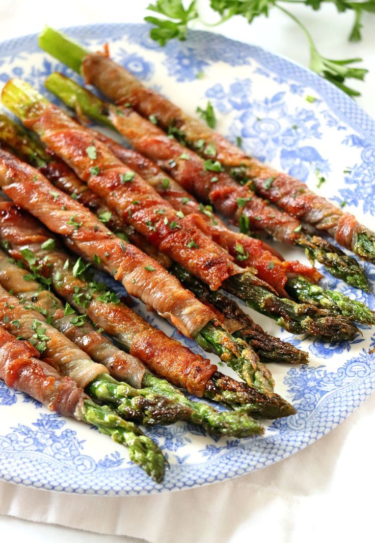 Prosciutto-Wrapped Asparagus