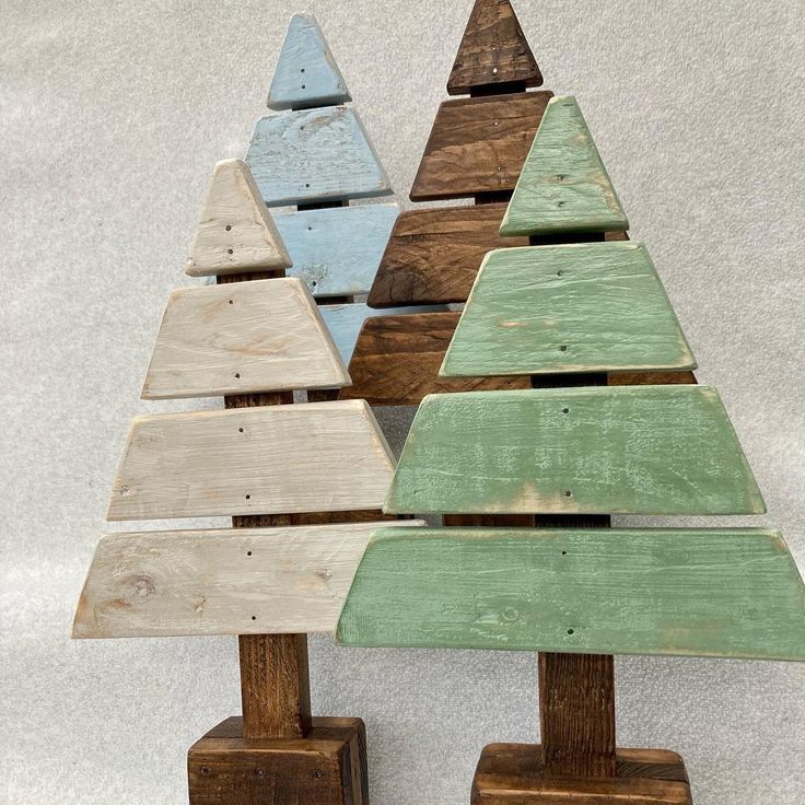 Reclaimed Wood Pallet Tree