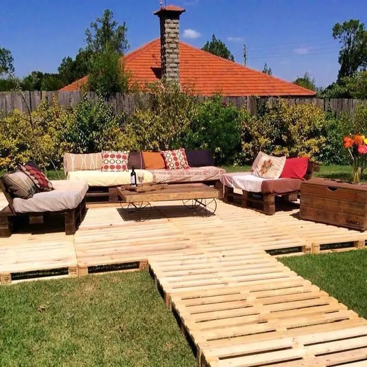 Rustic Pallet Deck