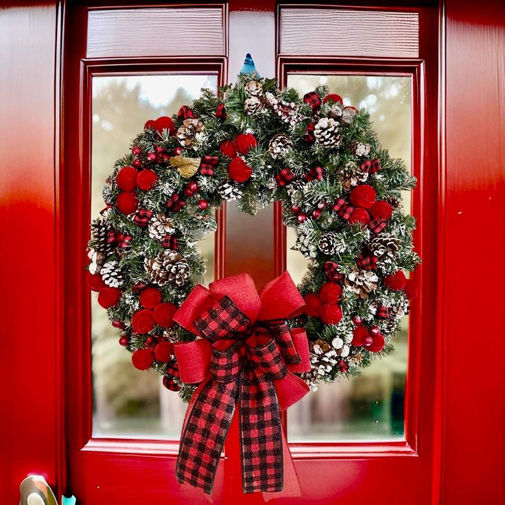 1. Classic Evergreen Wreath