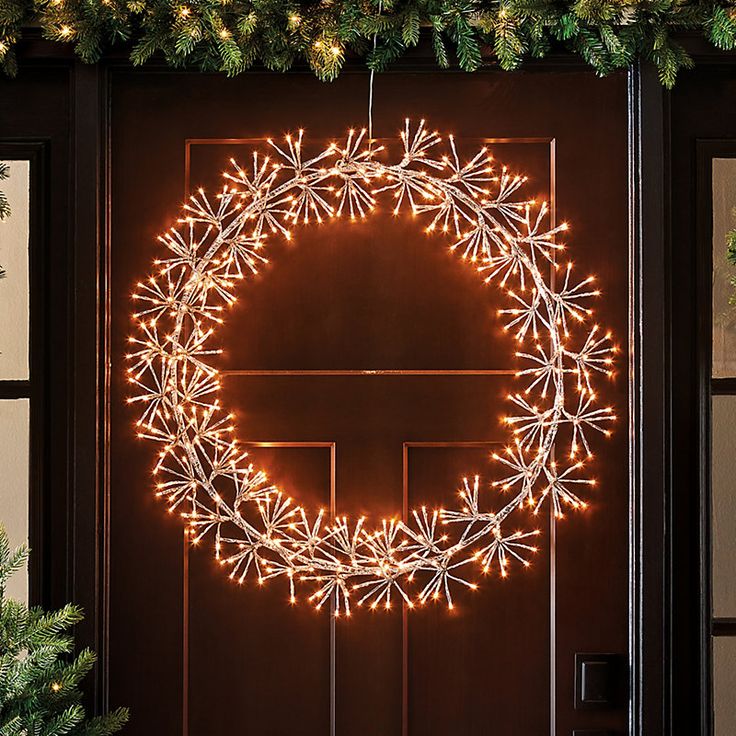 12. Twinkle Light Wreath