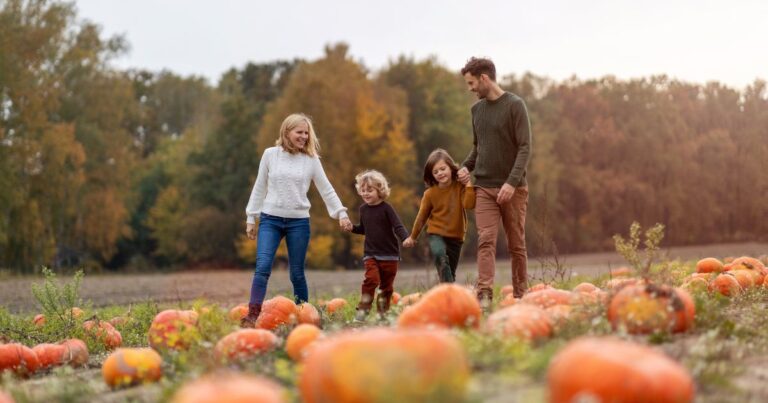 Start These 17 Family Traditions This Thanksgiving