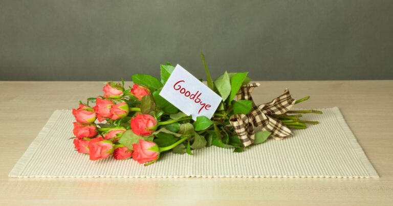 25 Flowers That Perfectly Express Farewell