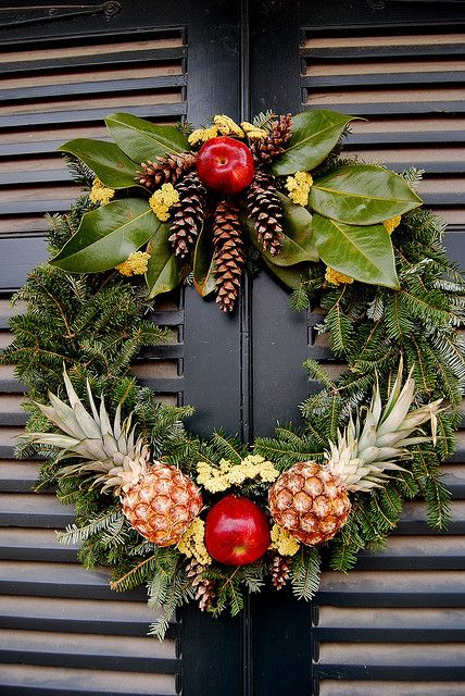 28. Pineapple and Fern Wreath