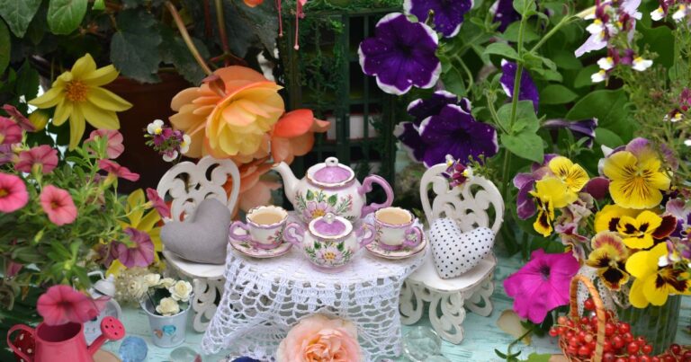 Alice in Wonderland Garden: 9 DIY Tips & Tricks