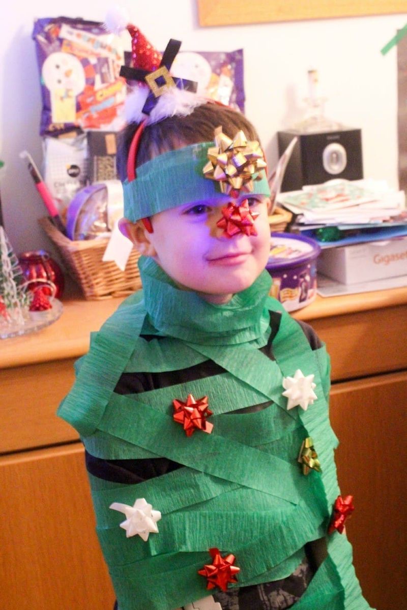 Christmas Tree Dress-Up