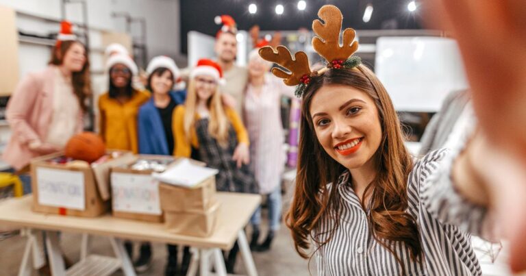 Give Back: 25 Thoughtful Gestures to Brighten Your Christmas