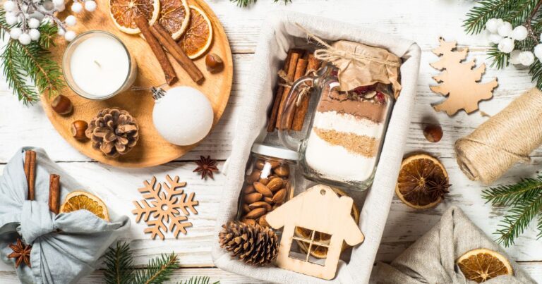 How to Have a Sustainable Christmas: 24 Tips