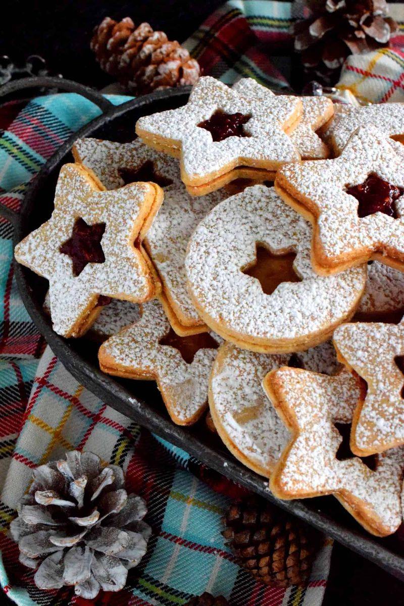 Linzer Cookies