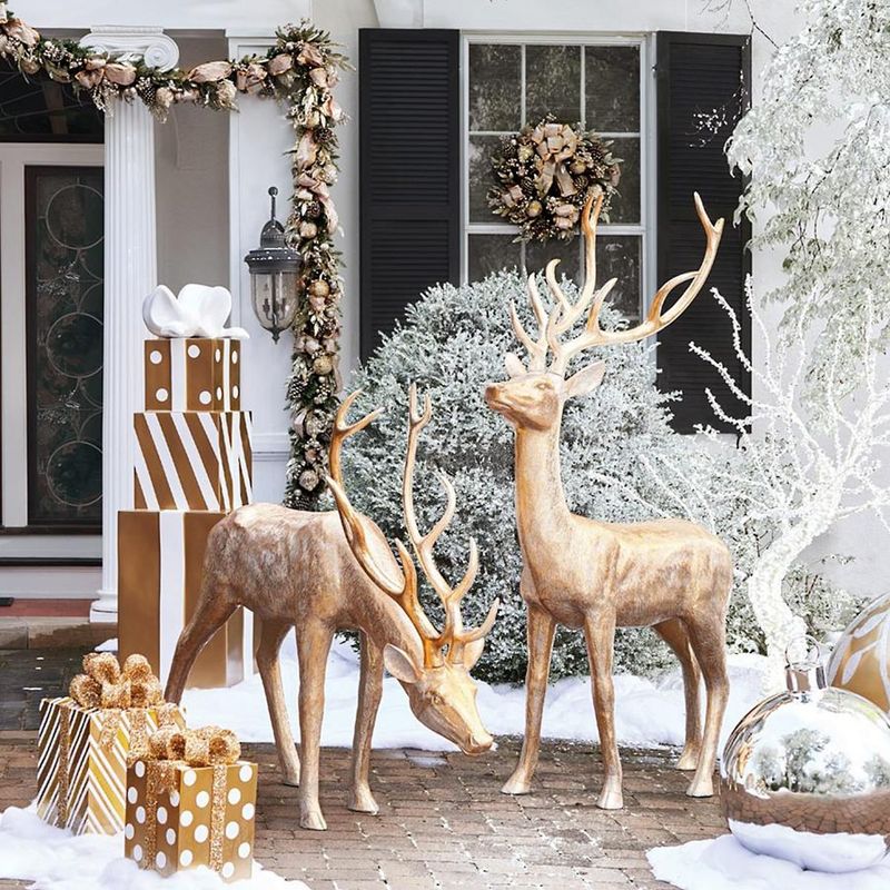 Winter Wonderland Outdoor Displays