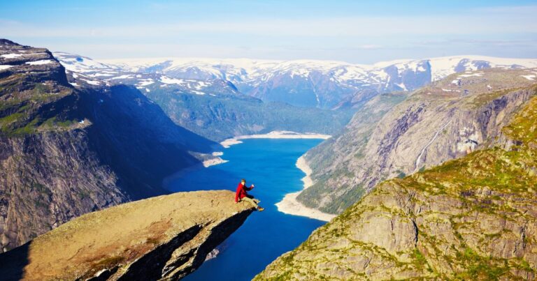 World’s Top 17 Scenic Hikes for 2025 Adventures