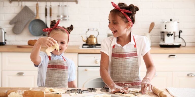 20 Easy Christmas Cookies to Bake with Kids