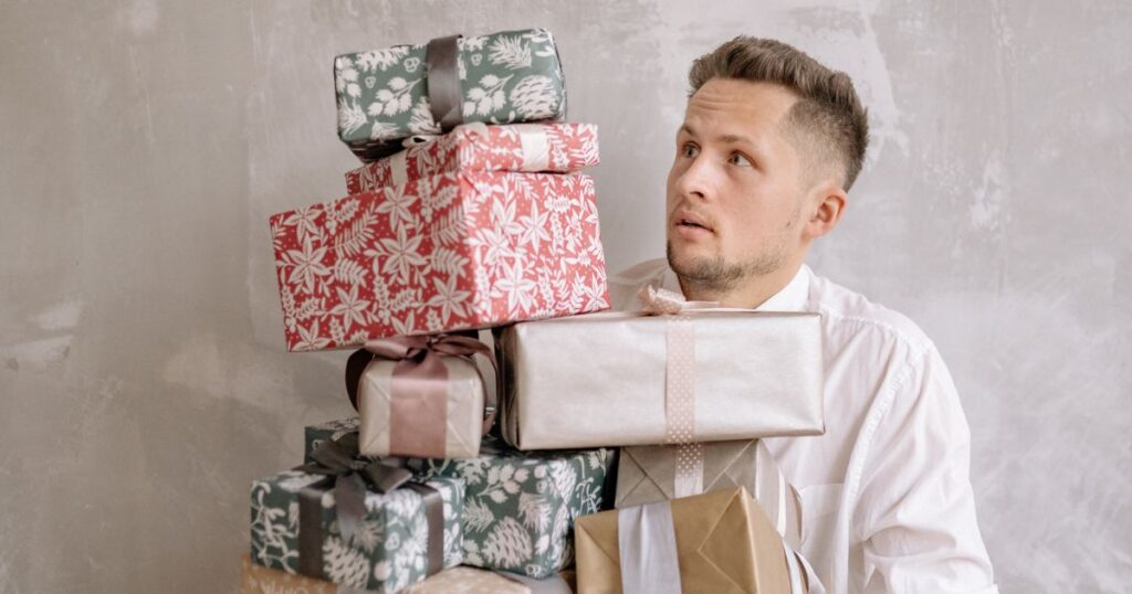 6 Christmas Presents Men Definitely Don’t Want in 2024 - Complete Gardening