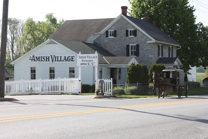 All Amish live in Pennsylvania