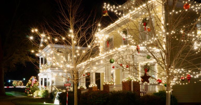 Christmas Lighting Secrets: 7 Things Outdoor Pros Never Do for a Stunning Display