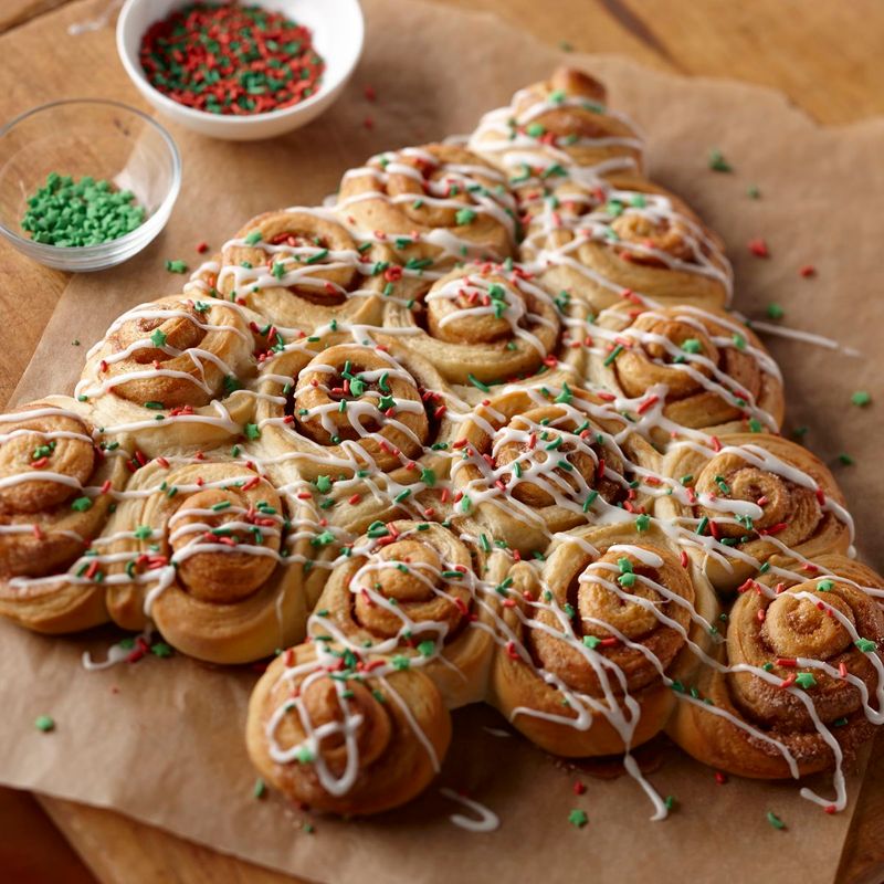 Cinnamon Roll Christmas Tree