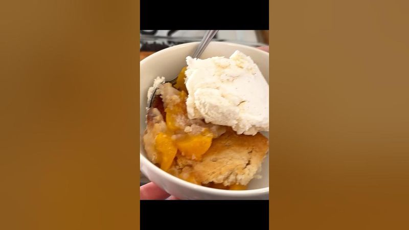 Colorado: Palisade Peach Cobbler