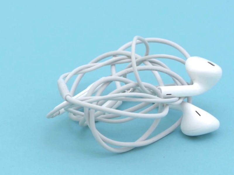 Dealing with tangled earphones