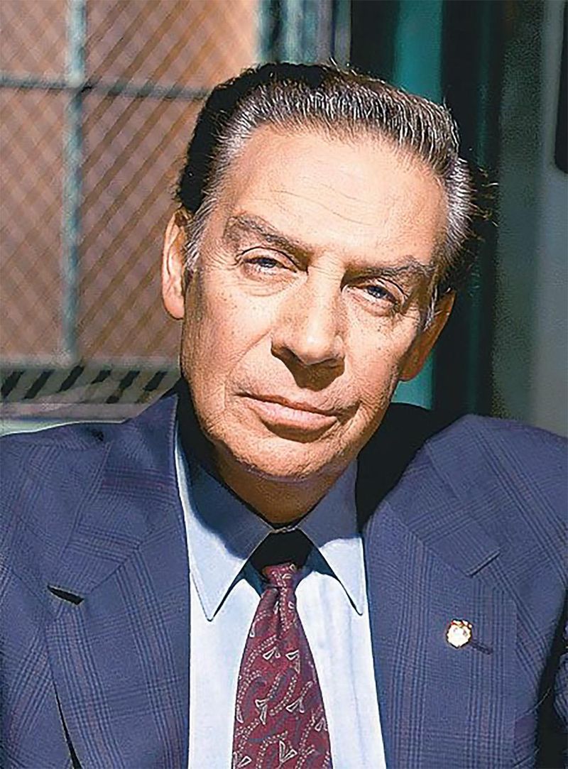 Detective Lennie Briscoe from 