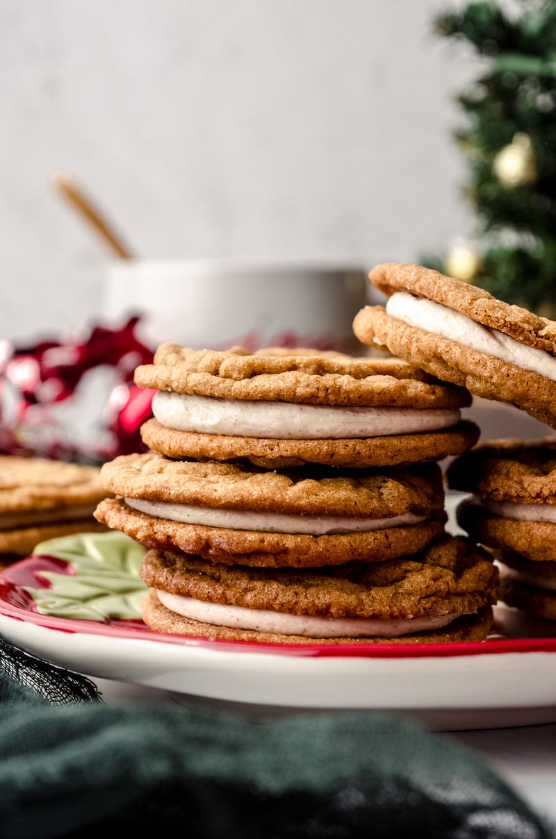 Gingerbread Cookie Sandwiches