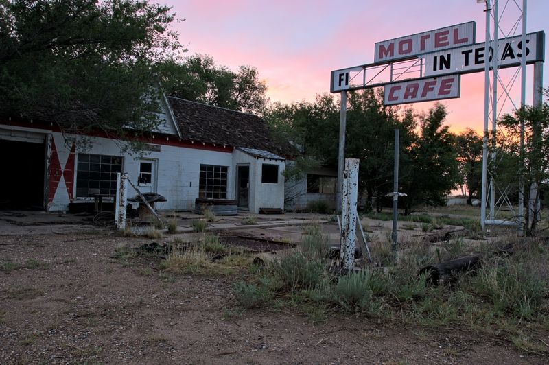 Glenrio (Texas-New Mexico border)