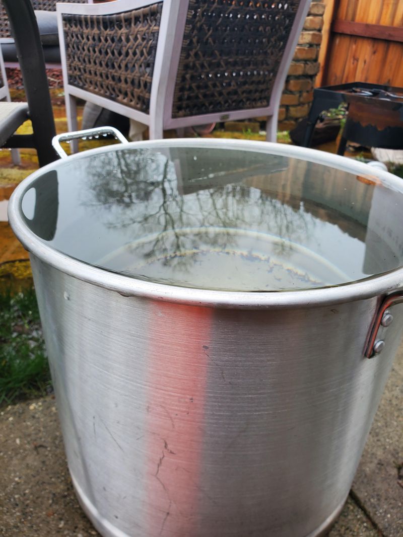 Minimalist Metal Rain Pot