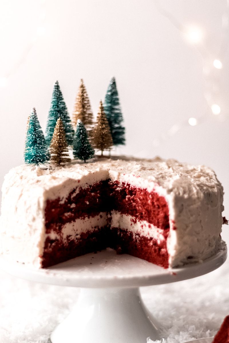 Red Velvet Snow Cake