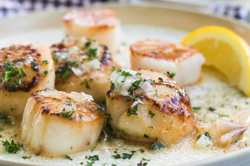 Seared Scallops with Lemon Butter