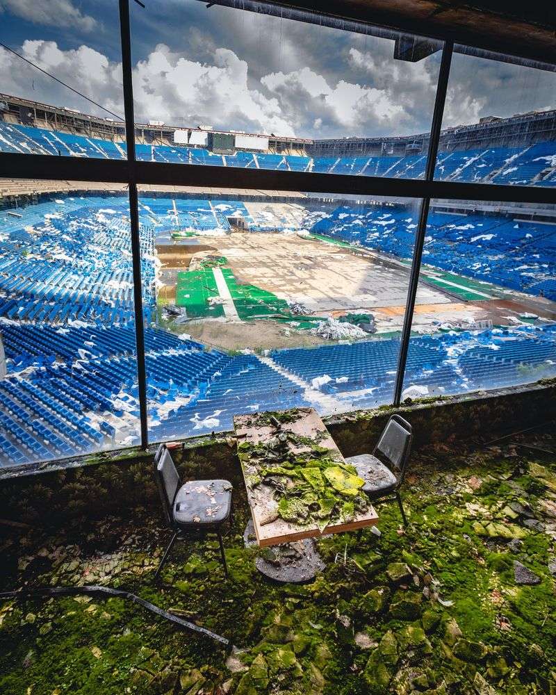 The Crumbling Coliseum (Pontiac Silverdome, Michigan)