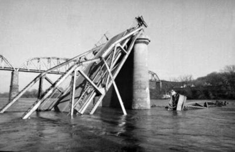 The Mothman Prophecies and Silver Bridge Collapse