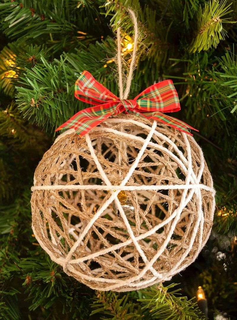 Yarn-Wrapped Baubles