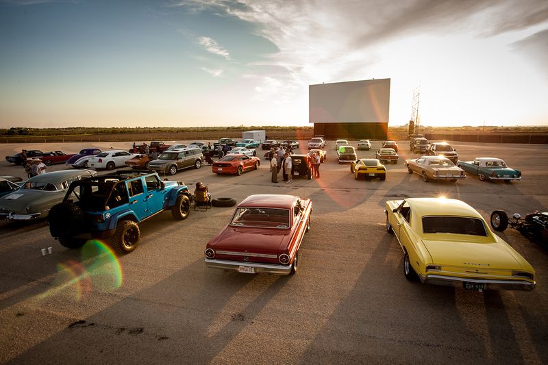 16 Iconic 1970s Drive-In Restaurants That Have (Mostly) Vanished ...