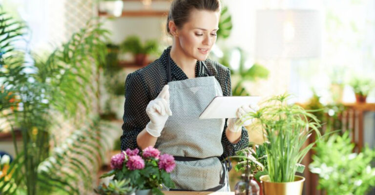 The 10 Hottest Gardening Apps You Need in 2025
