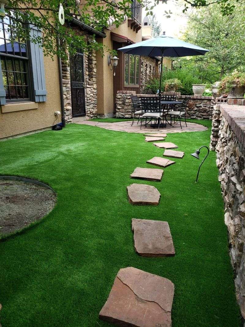 Lay Down Artificial Turf for Small Spaces