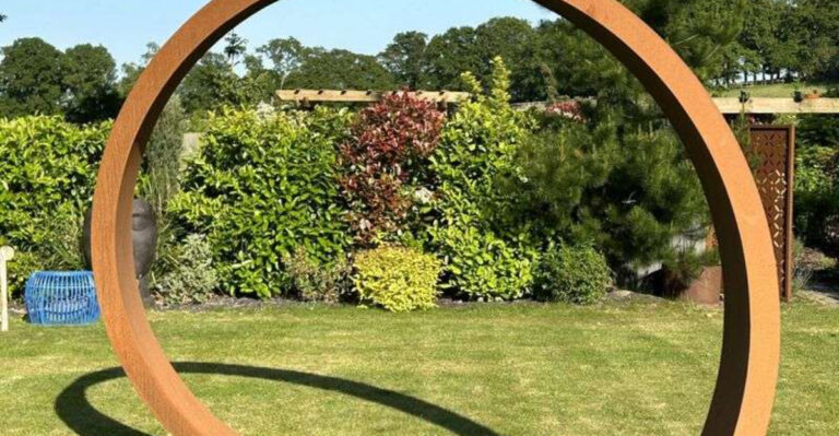 15 Stunning Garden Arches to Elevate Your Outdoor Oasis in 2025
