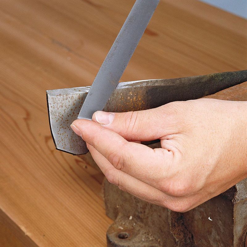 Maintaining Sharp Mower Blades