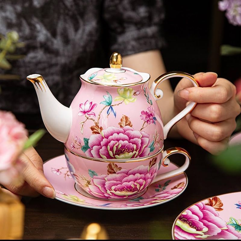 Vintage Teapot Delight