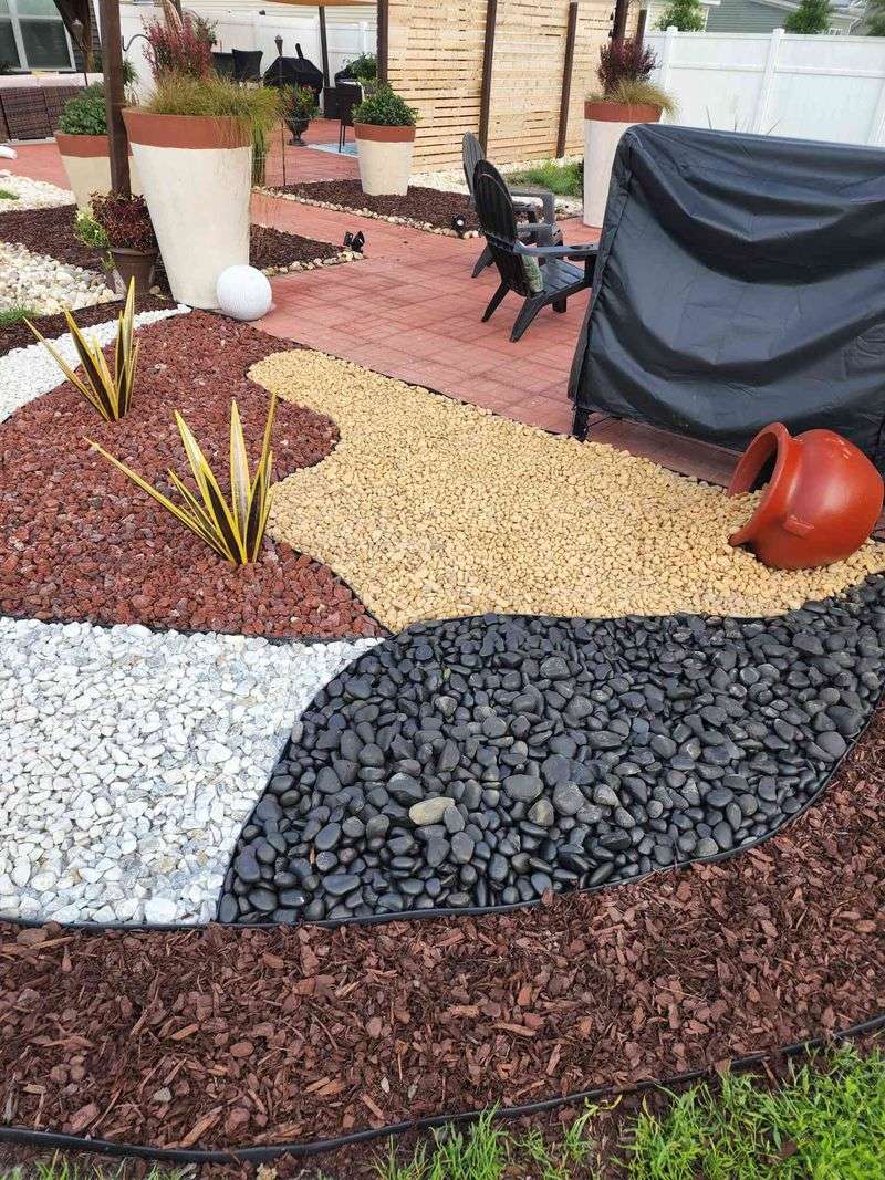 Idea 7: Mulch and Stone Blend