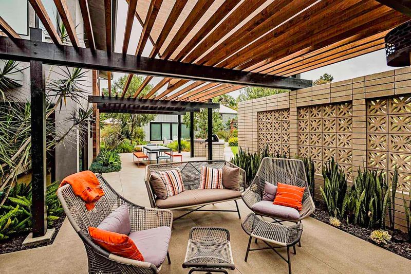 Pergola with Lounge Seating