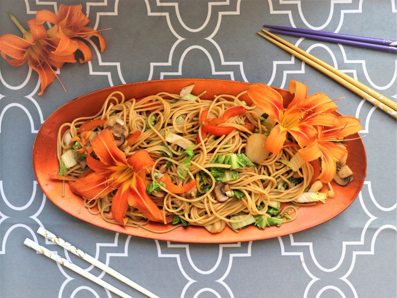 Daylilies – Sauté buds like green beans (petals in stir-fries).