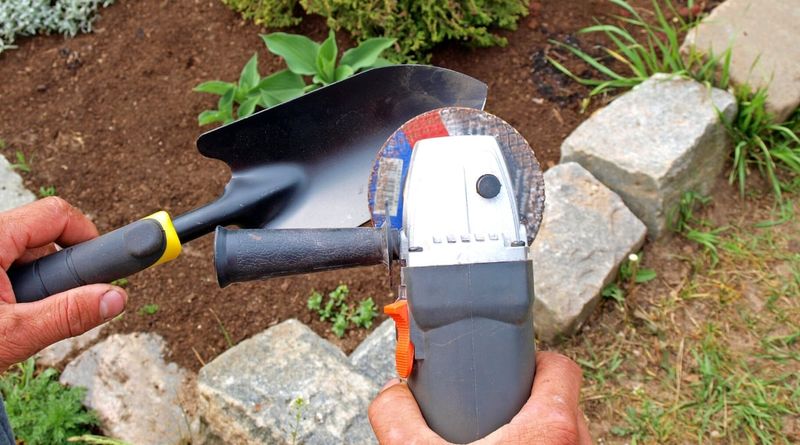 Sharpen Shovels with an Angle Grinder