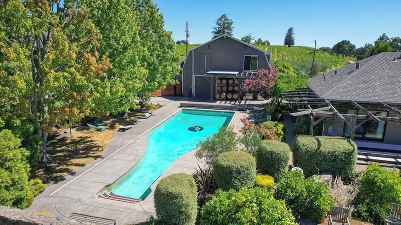 Limerick Lane Cellars - Intimate Tastings in Healdsburg