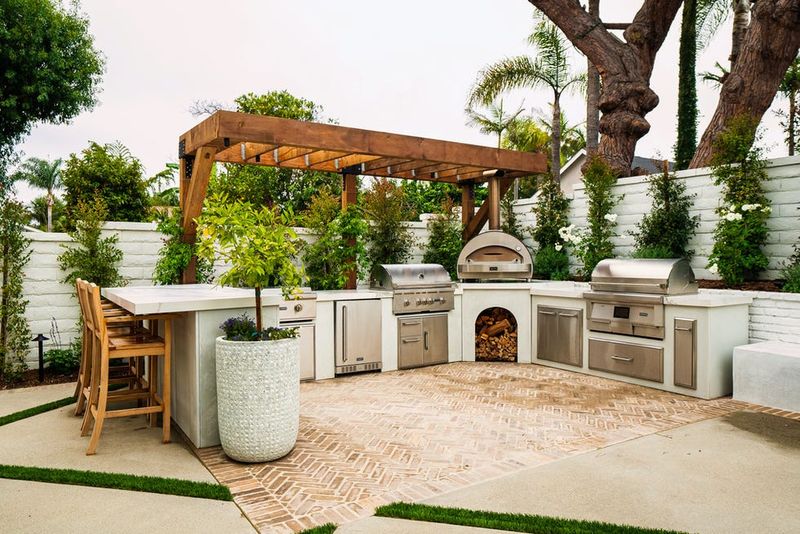 Outdoor Kitchen Space