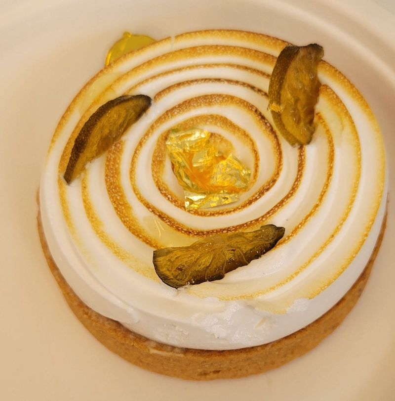 Gold leaf (purely for Instagram, zero flavor)