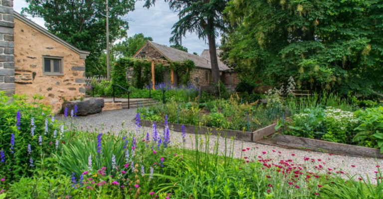 Rustic Garden Paths in Pennsylvania That Feel Like You’re Walking Through a Storybook