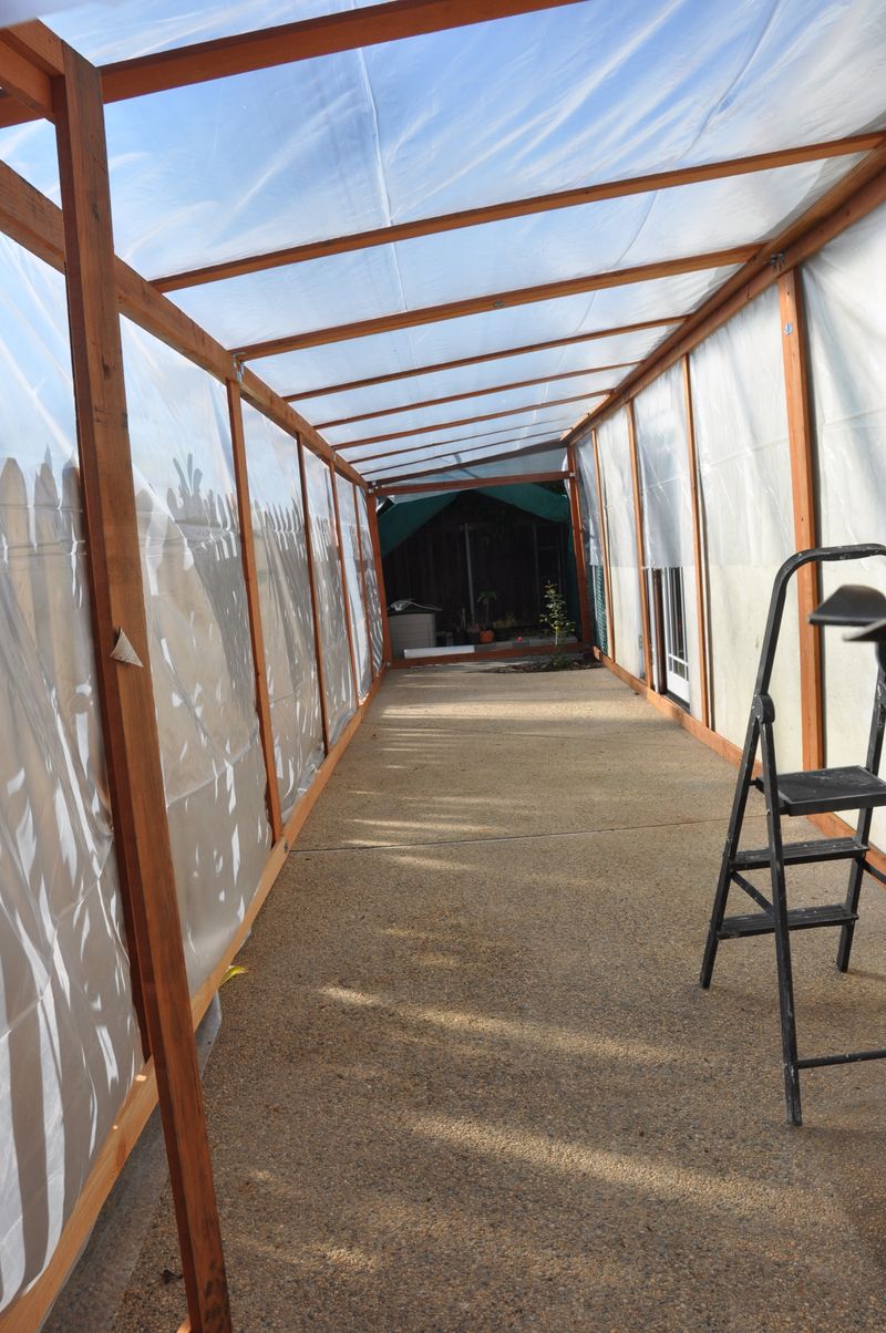 Protect the container when freezing weather threatens Protect the container when freezing weather threatens